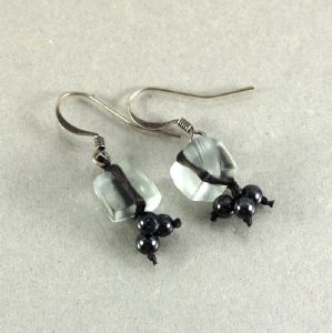 Bijou en verre - Boucles d'oreilles "Perlière" anthracite - SaraBartko