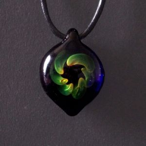 Bijou en verre - Pendentif "Couronne" vert - Arnaud Kornheiser