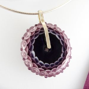 Collier "Mandala" violet / rose en verre de Murano et argent  - Floriane Lataille