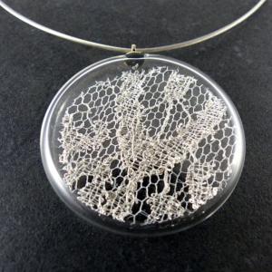 Pendentif en verre "Dentelle" argent - Adrian Colin